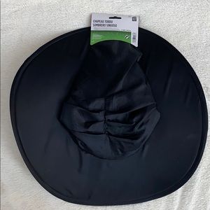 Black witch hat!